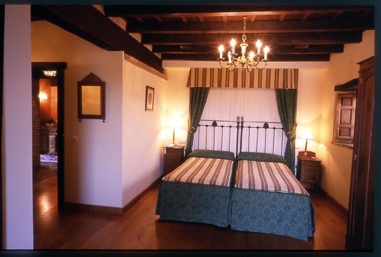 El Ama De Llaves Guest House Hontoria Екстериор снимка